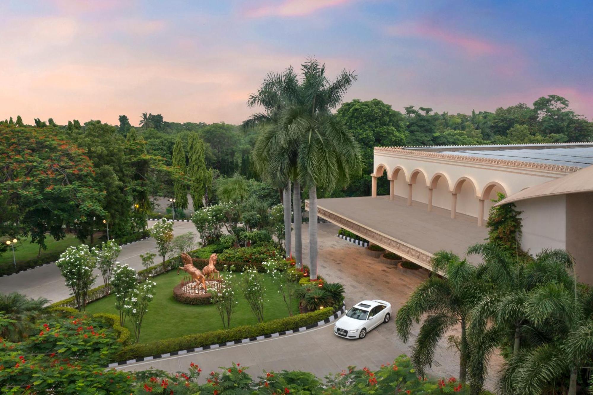 เวลคัมโฮเทล รามอินเตอร์เนชั่นแนล Hotel ออรังกาบัด ภายนอก รูปภาพ